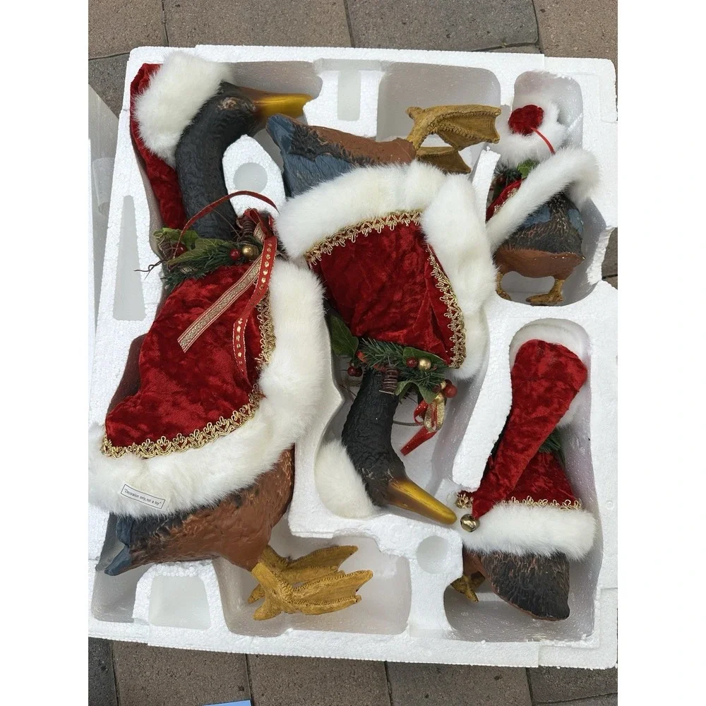 Grandeur Noel Porcelain Holiday Duck Family Figurines Signed Radko W/box